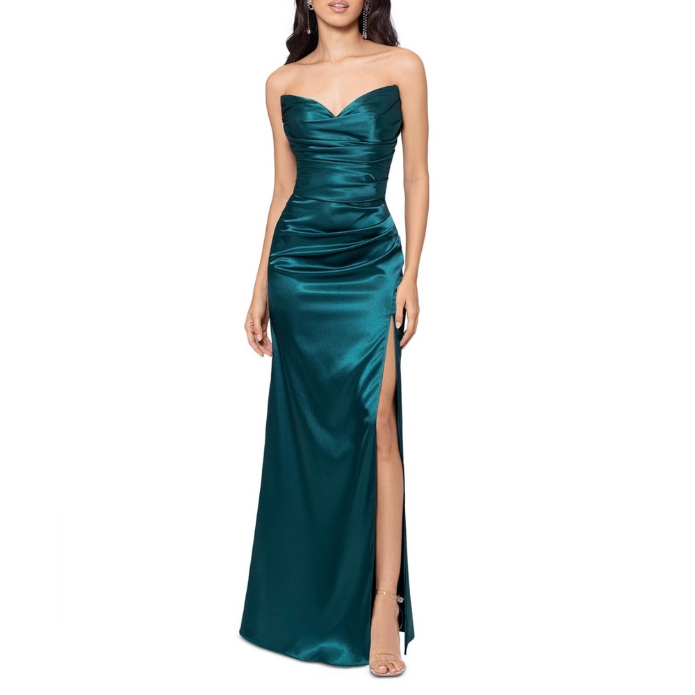 Macy's Green Ruched Sweetheart Gown